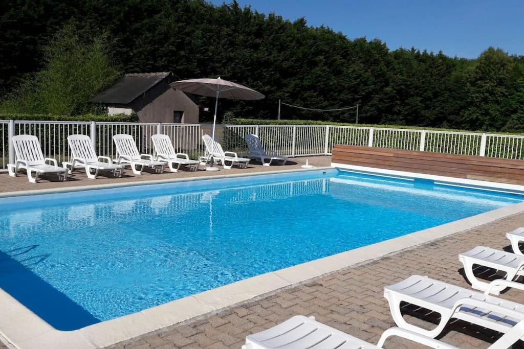 Domaine Des Lauriers 20 Couchages Villa Languidic Exterior photo